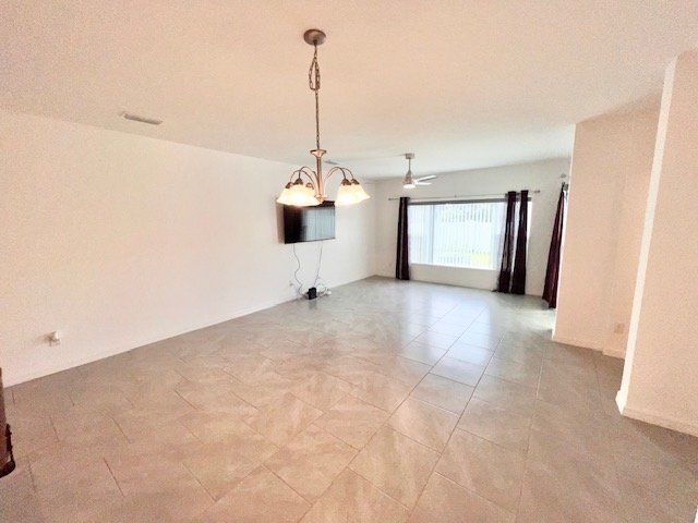 Kissimmee - 4 Bedroom, 2.5 Bathroom - $2495.00 property image