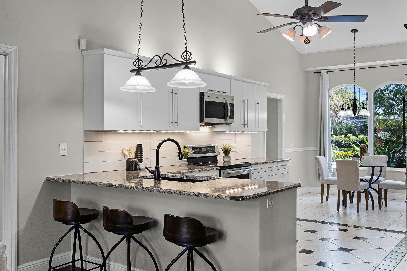 Orlando - 4 Bedroom, 3.5 Bathrooms – $4,595.00 property image