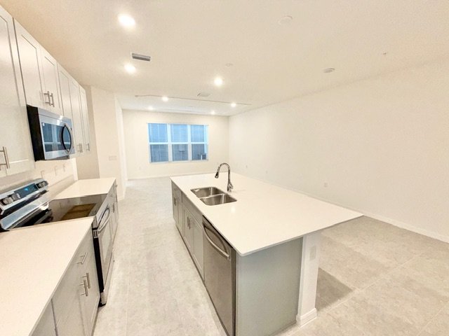 Apopka - 3 Bedroom, 2.5 Bathroom - $2,595.00 property image