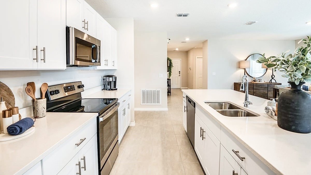 Edgewater - 4 Bedroom, 3 Bathroom - $2,895.00 property image