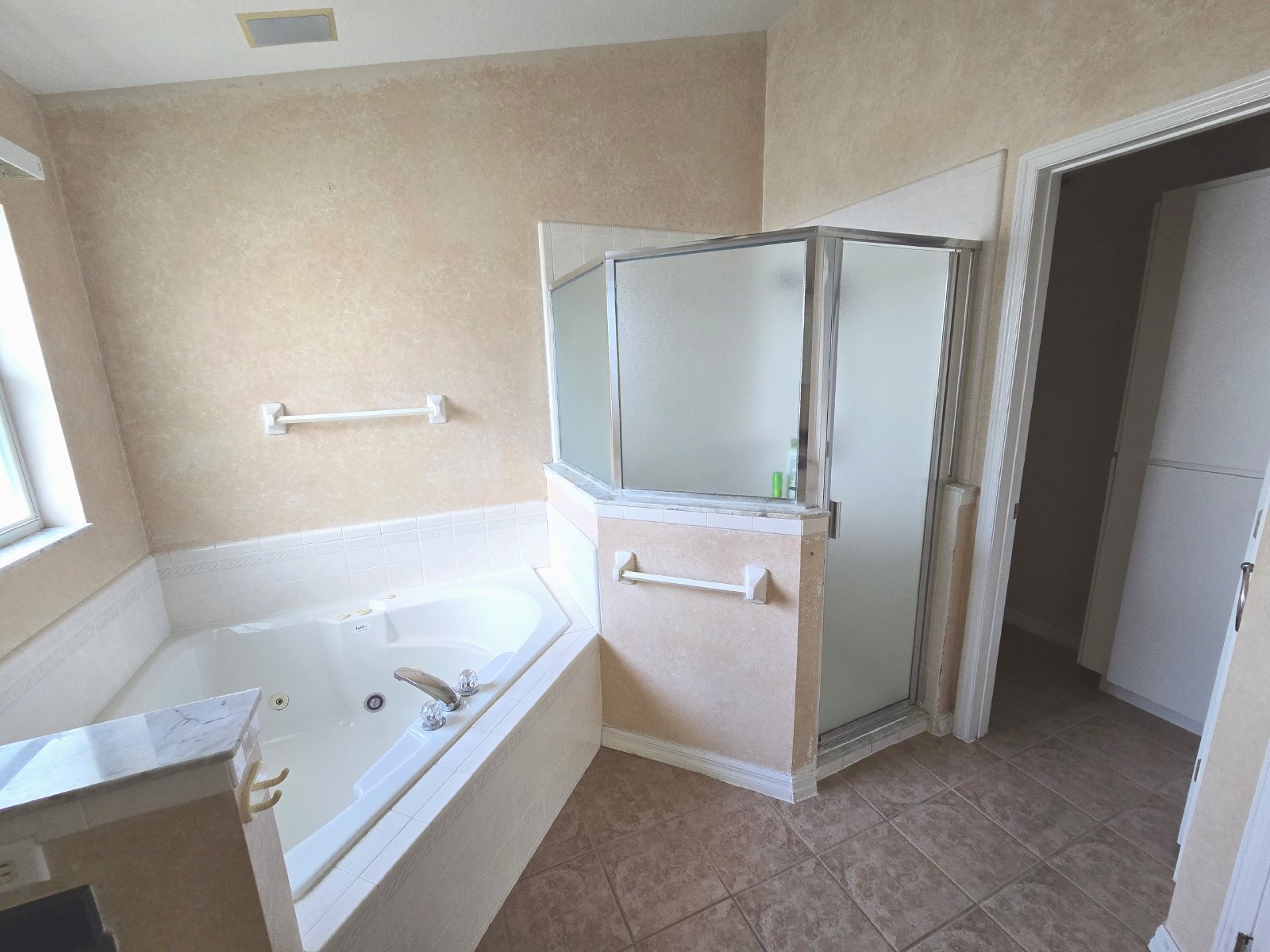 Winter Garden - 4 Bedrooms, 3 Bathrooms – $2,995.00 property image