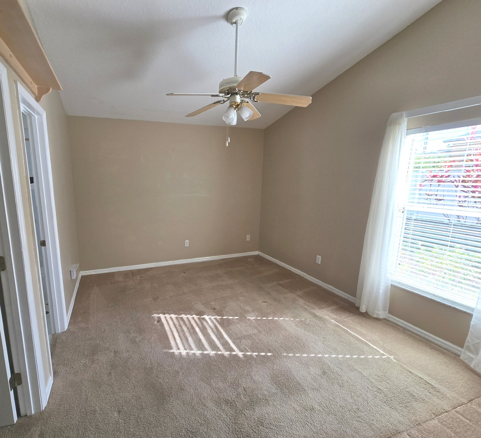 Winter Garden - 4 Bedrooms, 3 Bathrooms – $2,995.00 property image