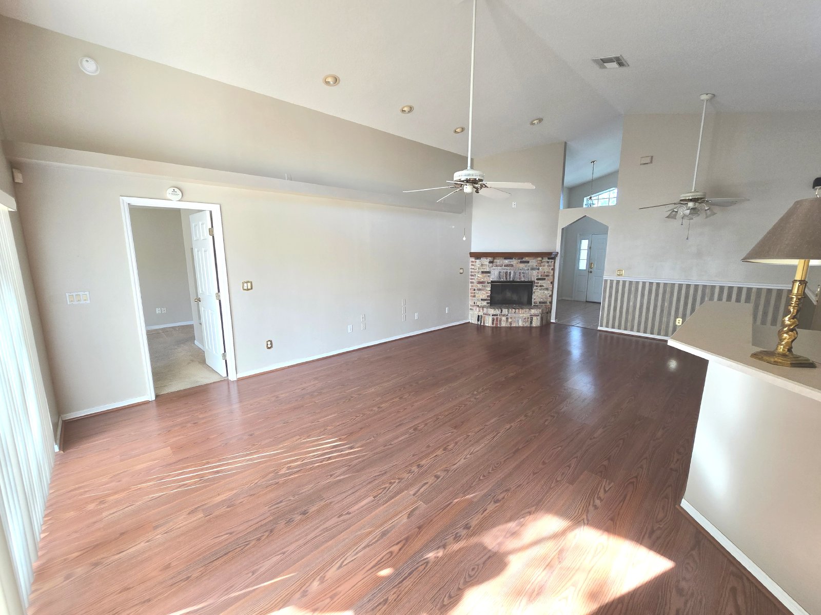 Winter Garden - 4 Bedrooms, 3 Bathrooms – $2,995.00 property image