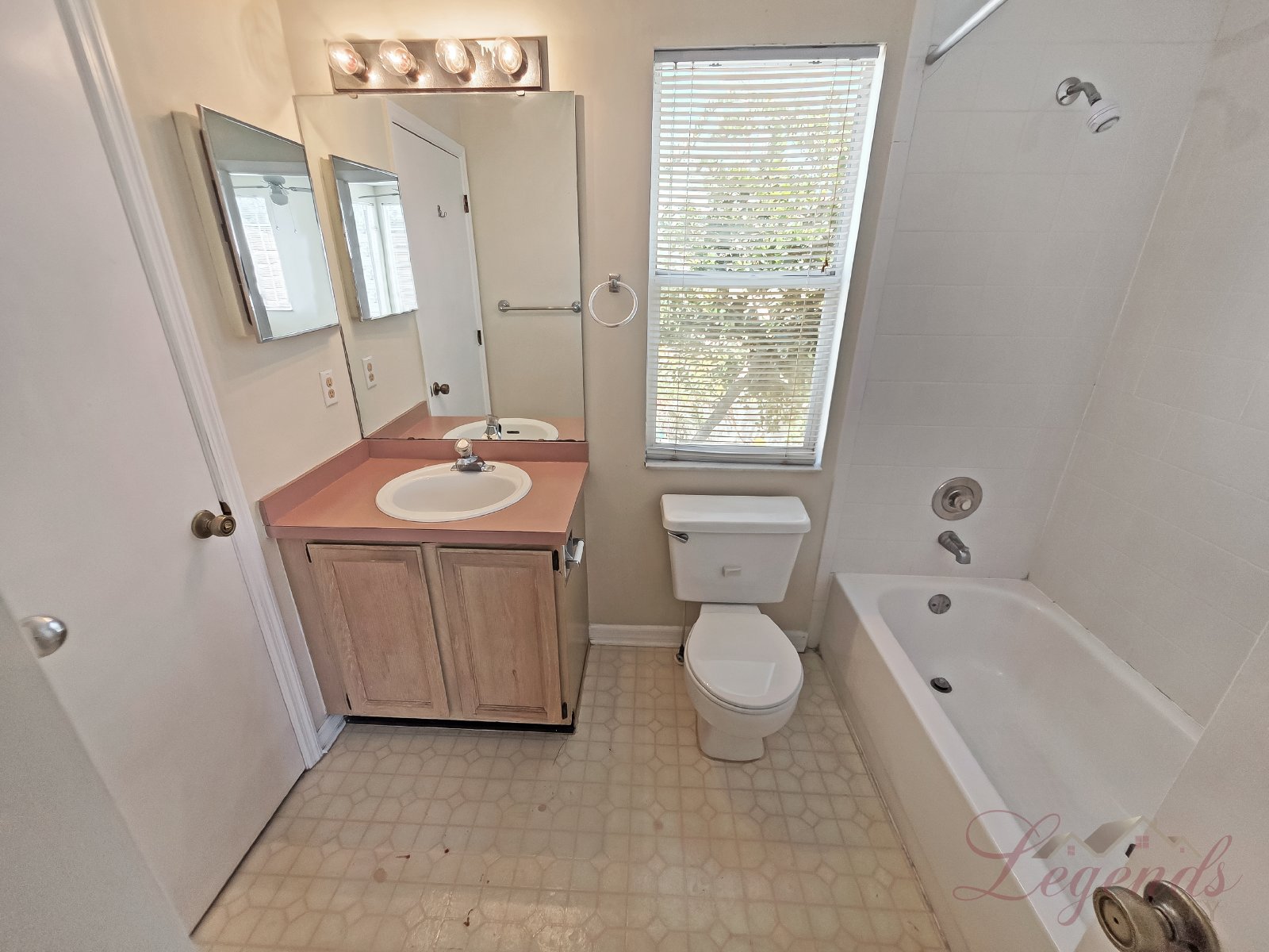 Oviedo - 3 Bedroom, 2.5 Bathroom, Water View - $2,195.00 property image