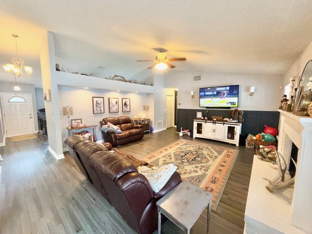 Deltona - 3 Bedroom, 2 Bathroom - POOL HOME - $2,695.00 property image