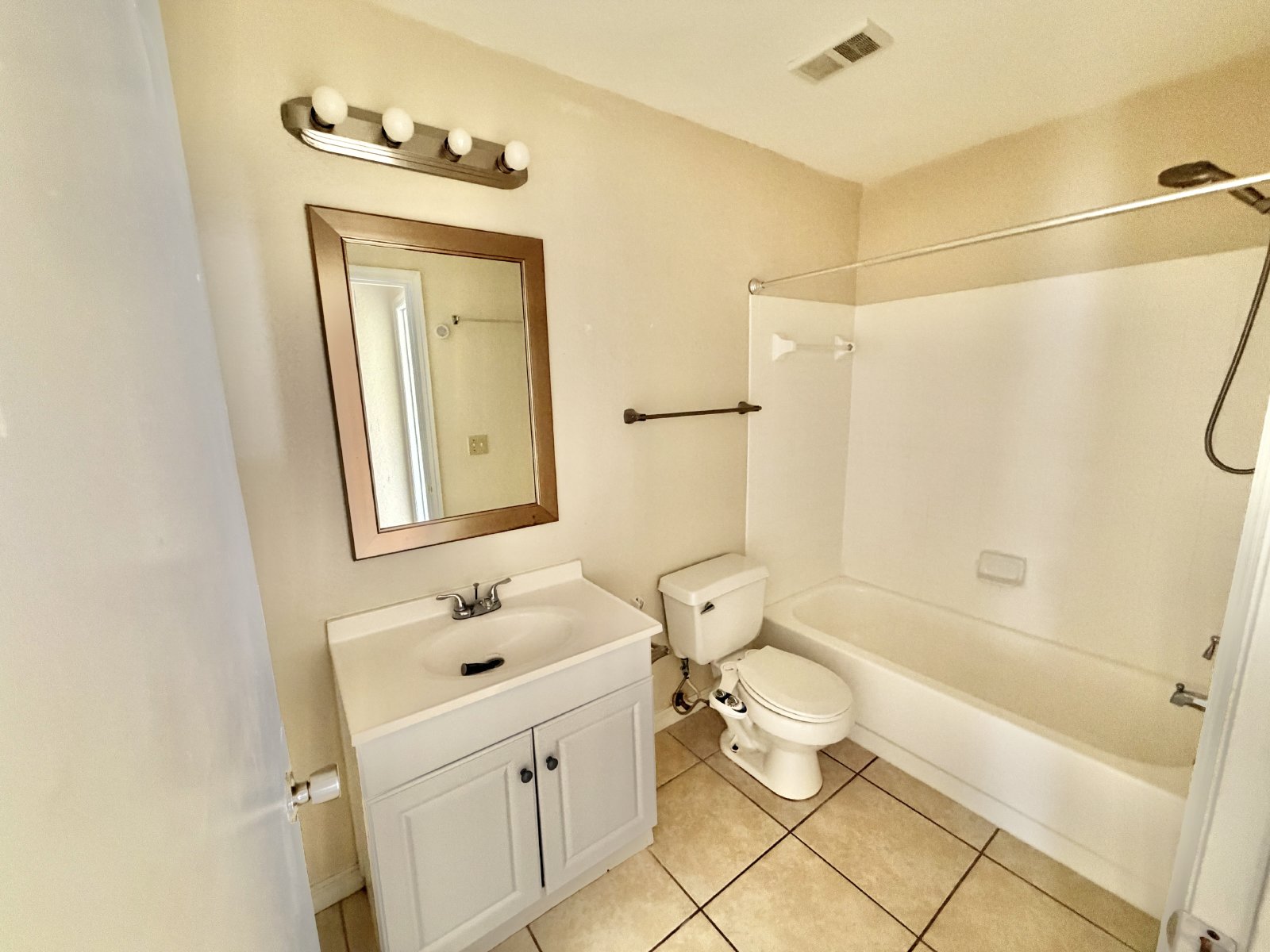Orlando - 2 Bedroom, 1 Bathroom - $1395.00 property image