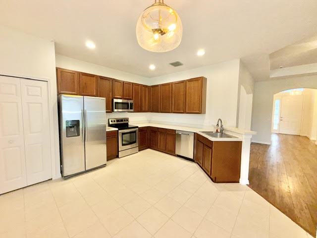 Oviedo - 3 Bedrooms, 2 Bathrooms - $2,595.00 property image