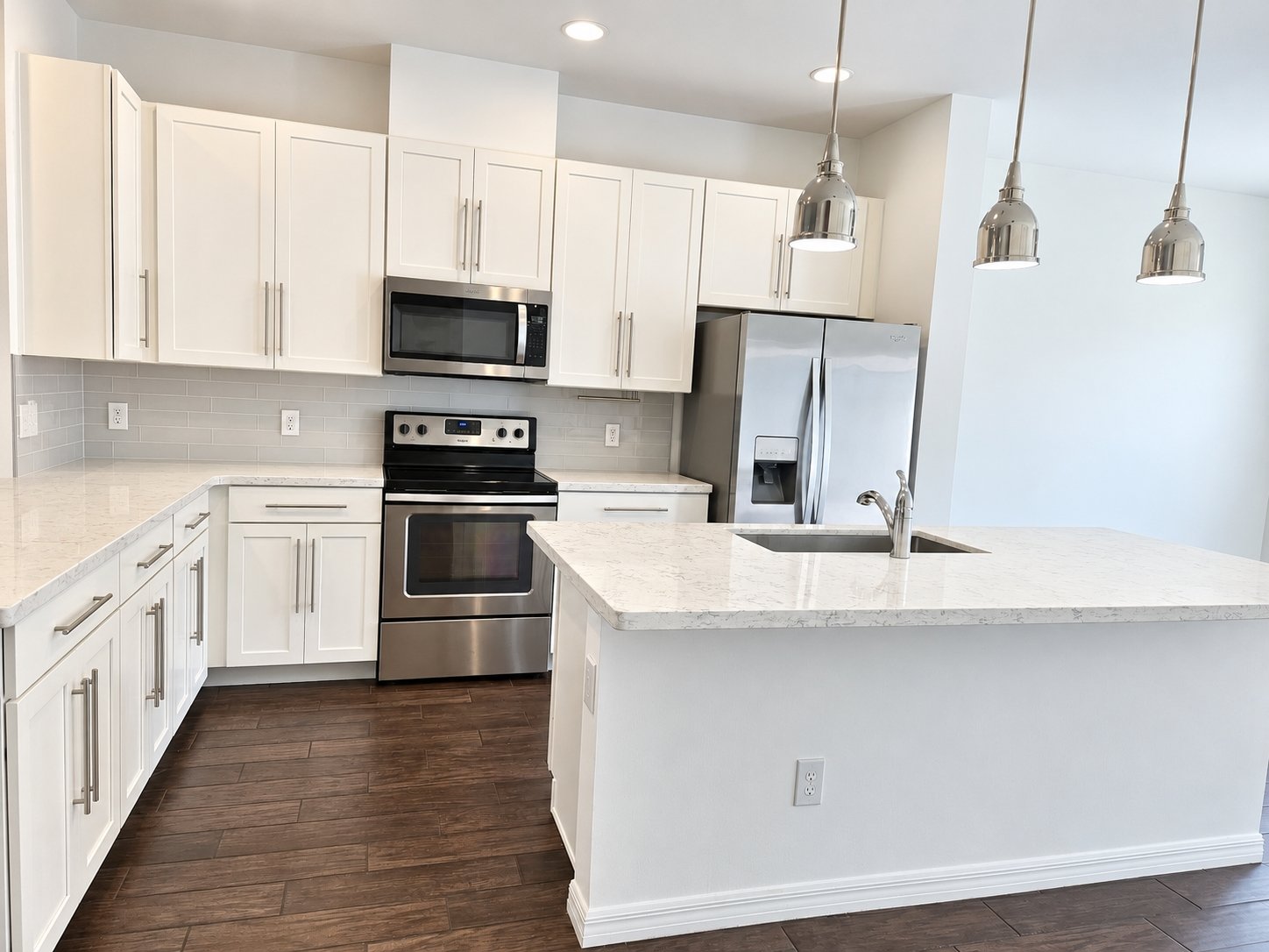 COMMUNITY POOLS – WINDERMERE – 3 BEDROOMS, 2.5 BATHROOMS – $2,800/MONTH property image