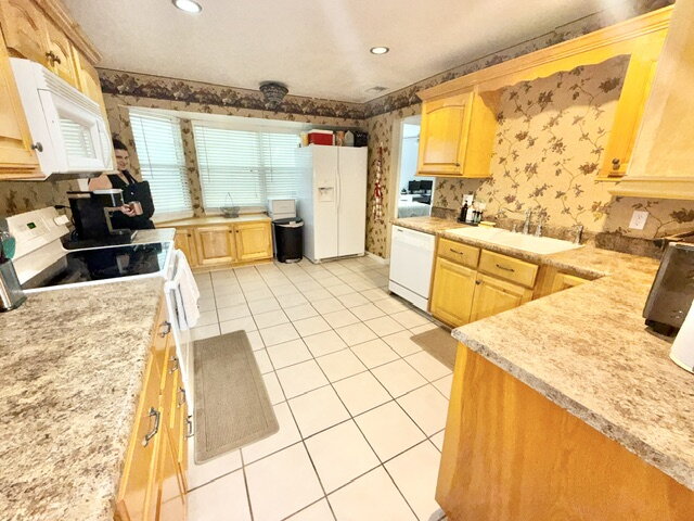 Deltona - 2 Bedrooms, 2 Bathrooms – $2,095.00 property image