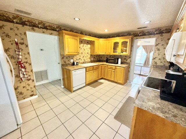Deltona - 2 Bedrooms, 2 Bathrooms – $2,095.00 property image