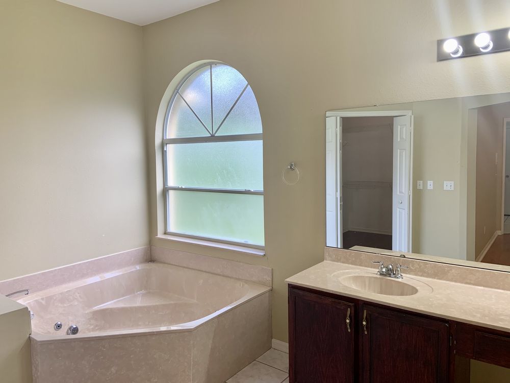 Oviedo, - 4 Bedroom, 2.5 Bathroom - $2,950.00 property image